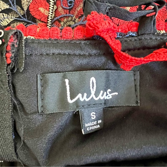 LULU’S Flirty Karina Floral Embroidered Mesh Peplum Dress—SZ. Small - Picture 10 of 17